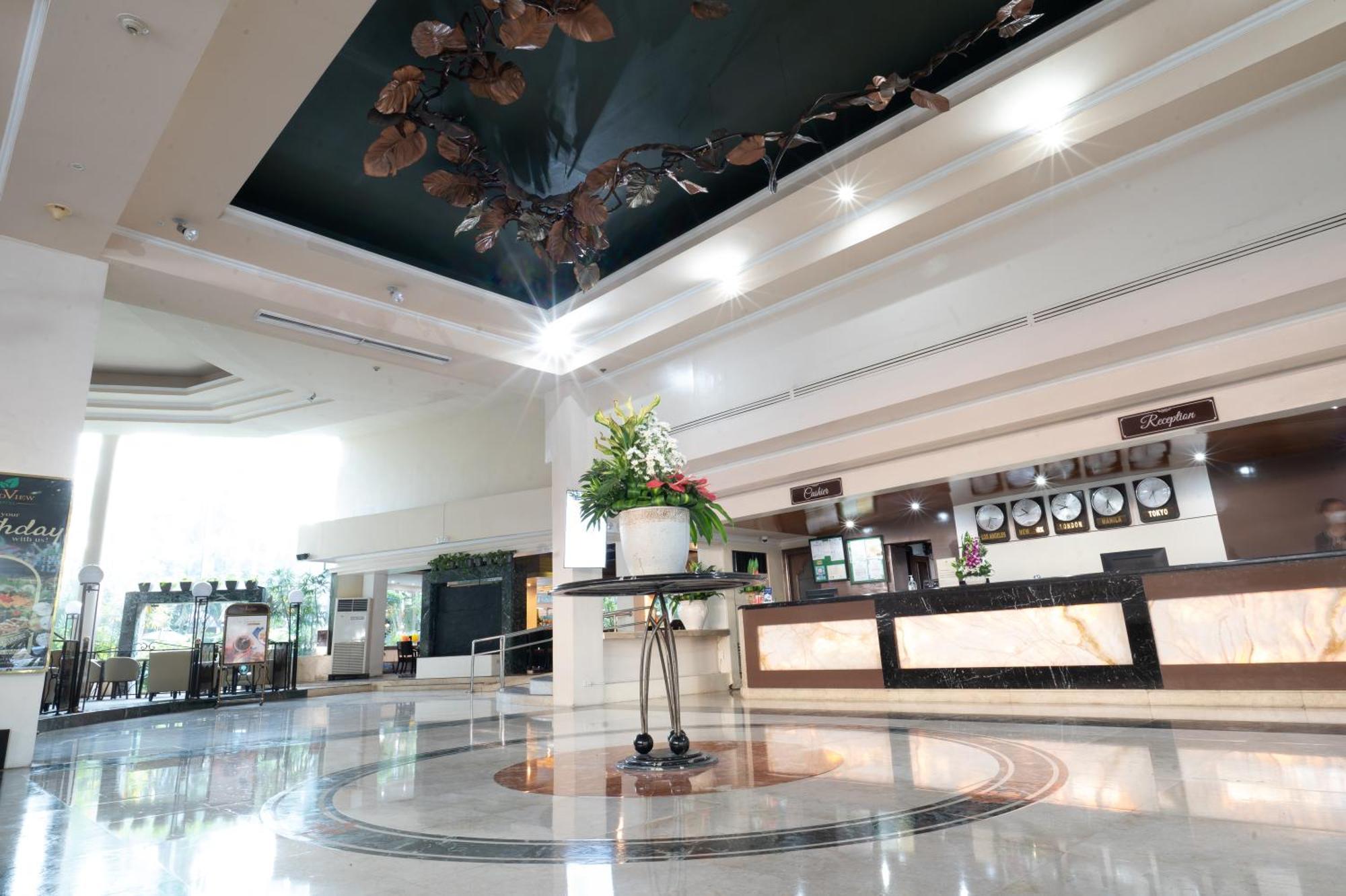 The Apo View Hotel Davao Stadt Exterior foto