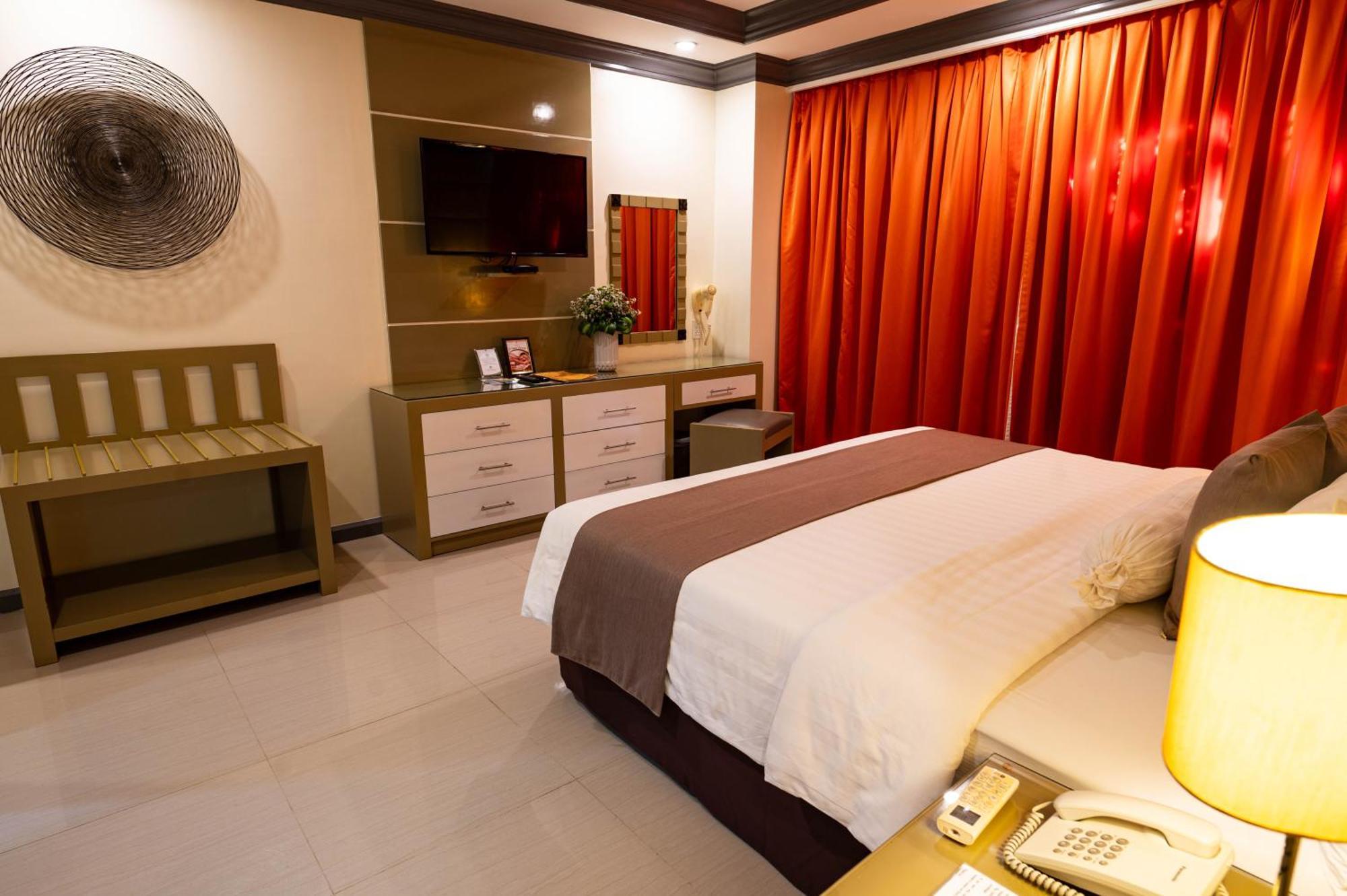 The Apo View Hotel Davao Stadt Exterior foto