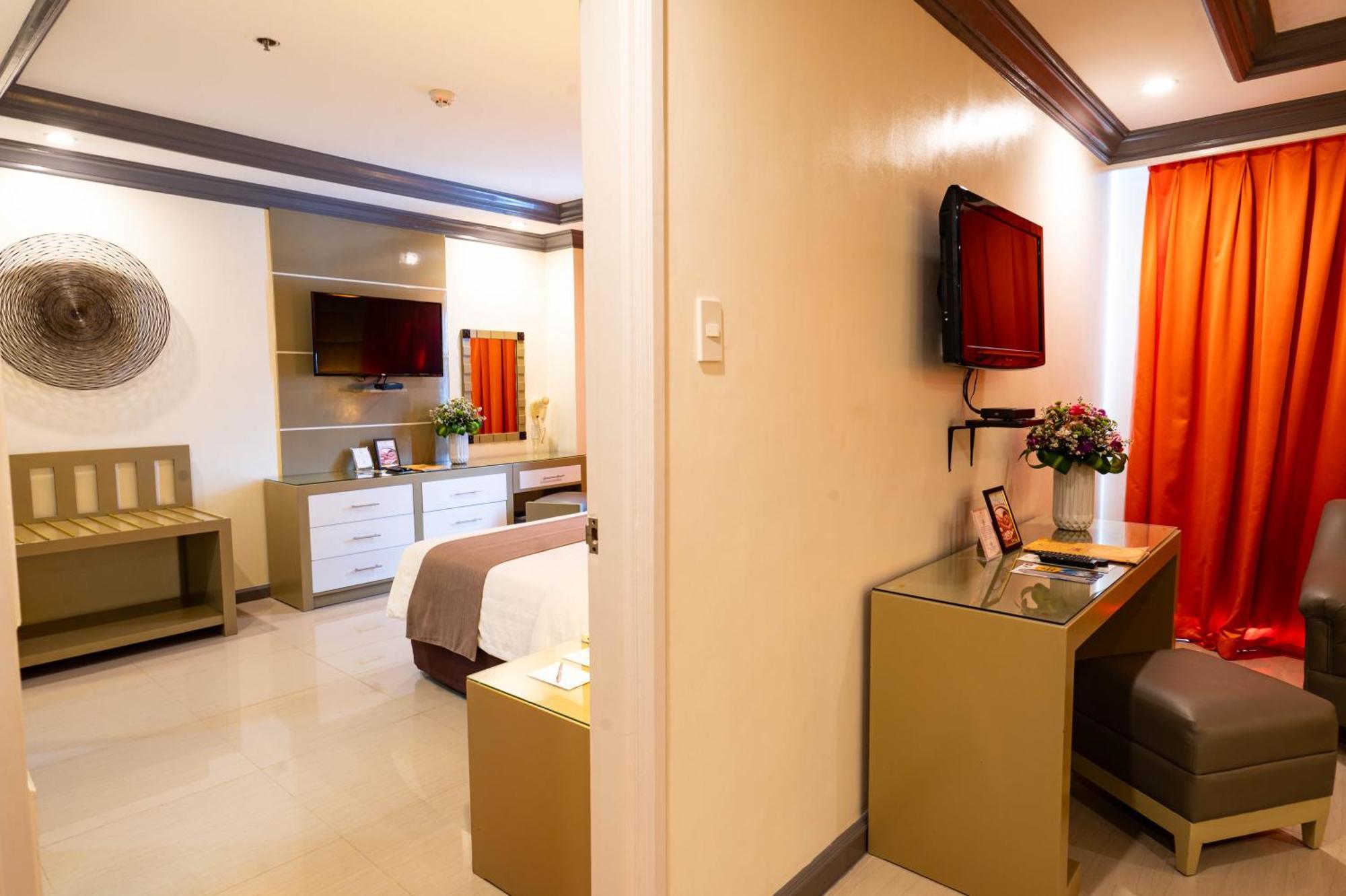 The Apo View Hotel Davao Stadt Exterior foto
